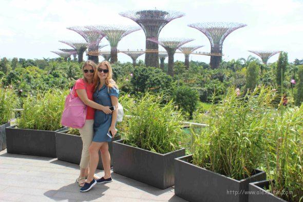 Катя и Настя в Садах у залива GARDENS BY THE BAY