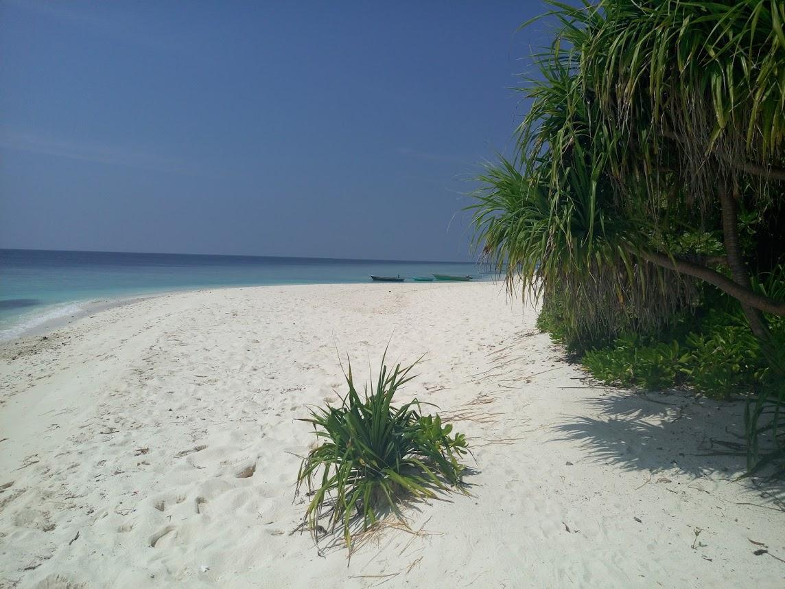 Локальный остров Ukulhas. Пляж на острове